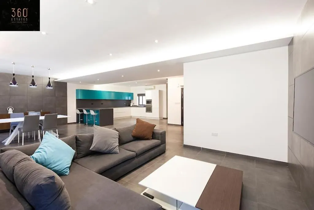 Luxury Living - Massive Central Apt With Ac & Wifi By 360 Estates Sliema