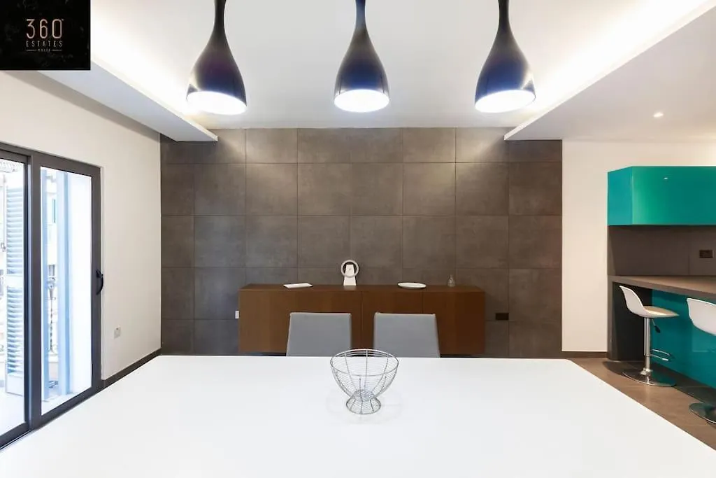Luxury Living - Massive Central Apt With Ac & Wifi By 360 Estates Sliema