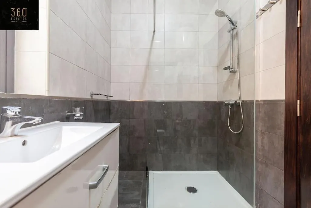 Luxury Living - Massive Central Apt With Ac & Wifi By 360 Estates Sliema 0*,  Malta